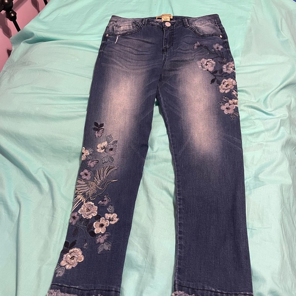 Democracy Blue Floral Straight Leg Jeans - Picture 3 of 9